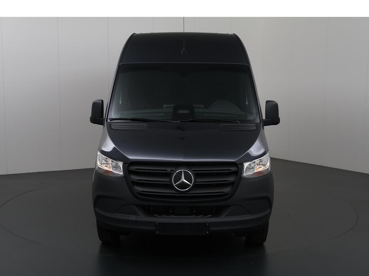 Mercedes-Benz eSprinter 314 L2 H2 RWD PRO 81kWh | Comfortbestuurdersstoel | Trekhaak | Smartphone integratie pakket | 115 kW Snelladen | Achteruitrijcamera | Standkachel |