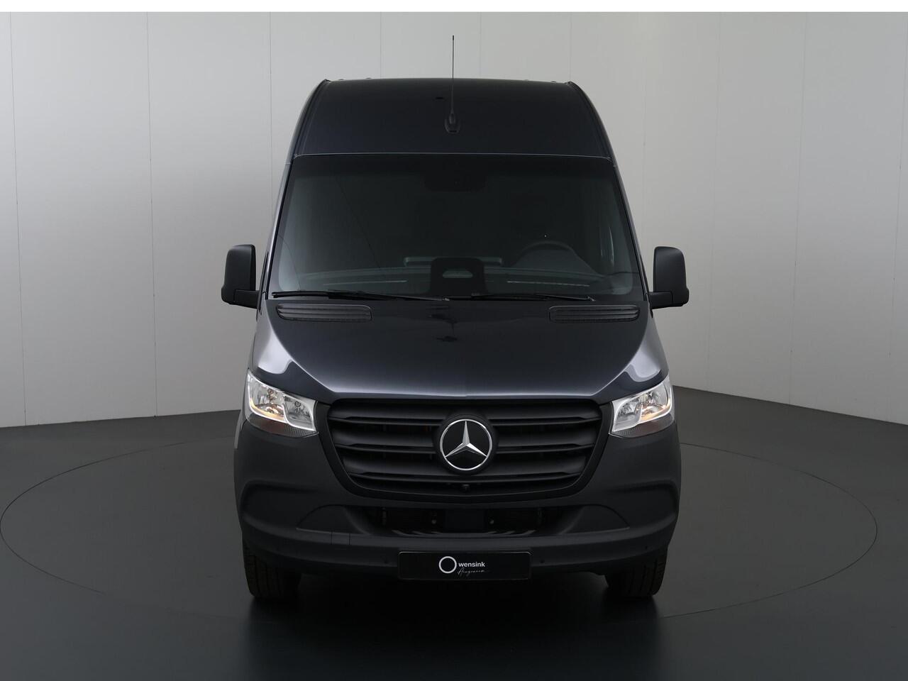 Mercedes-Benz eSprinter 414 GB L2 H2 PRO | 81 kWh | 4250 GVW | 2000 KG Trekhaak | Cruise-Controle | MBUX | Achteruitrijcamera | DC laden 115 kW | Smartphone integratie pakket |