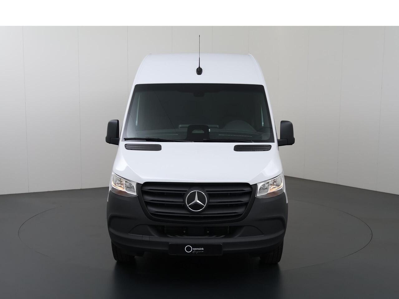 Mercedes-Benz eSprinter 314 L2 H2 PRO | 56 kWh | 100% elektrisch | 2000kg Trekhaak | 115Kw/u DC Snelladen | Smartphone integratie pakket | Carplay | Camera |