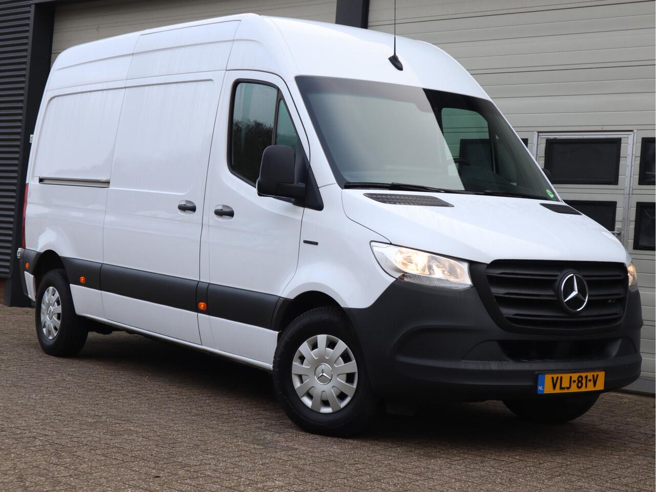 Mercedes-Benz eSprinter eSprinter 55 kWh 100% Elektrisch L2H2 - Camera - Airco