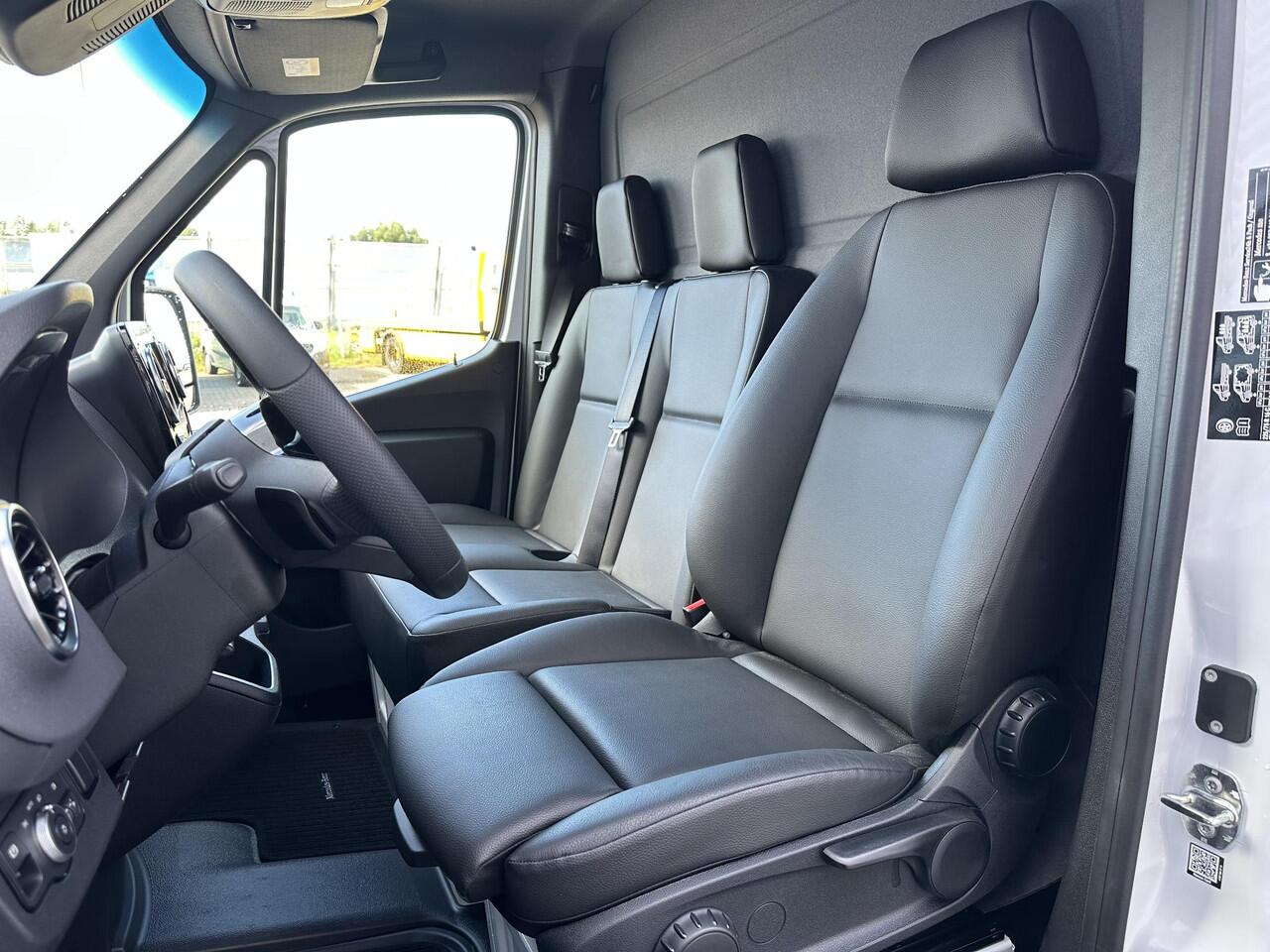 Mercedes-Benz eSprinter 81kWh Geisoleerde Bakwagen 4250kg GVW 212km Actieradius