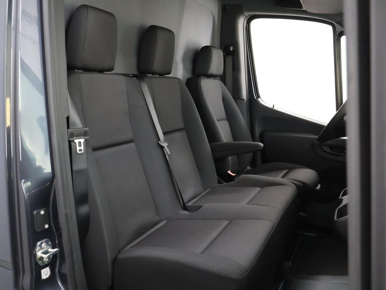 Mercedes-Benz eSprinter 314 L2 H2 RWD PRO 81kWh | Comfortbestuurdersstoel | Trekhaak | Smartphone integratie pakket | 115 kW Snelladen | Achteruitrijcamera | Standkachel |