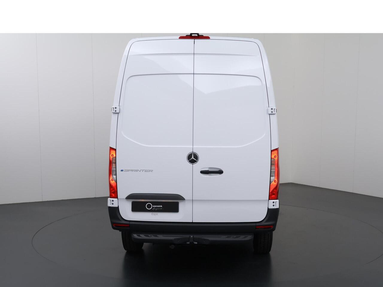 Mercedes-Benz eSprinter 414 L2 H2 RWD PRO 81kWh | 115 kW Snelladen | Trekhaak | Smartphone integratie pakket | Achteruitrijcamera | Standkachel |