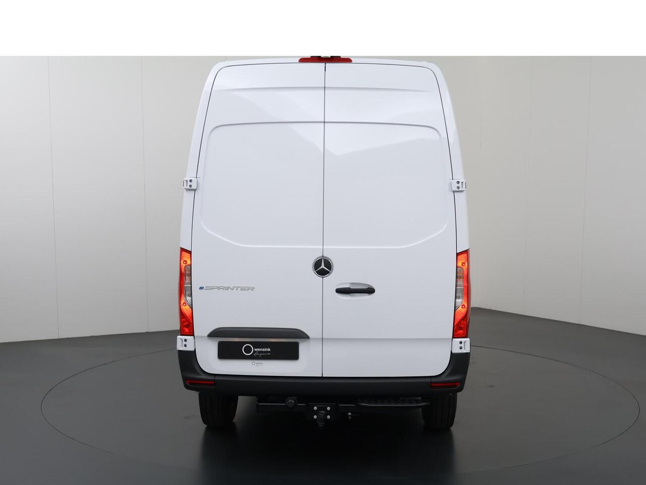 Mercedes-Benz eSprinter 314 L2 H2 PRO | 56 kWh | 100% elektrisch | 2000kg Trekhaak | 115Kw/u DC Snelladen | Smartphone integratie pakket | Carplay | Camera |