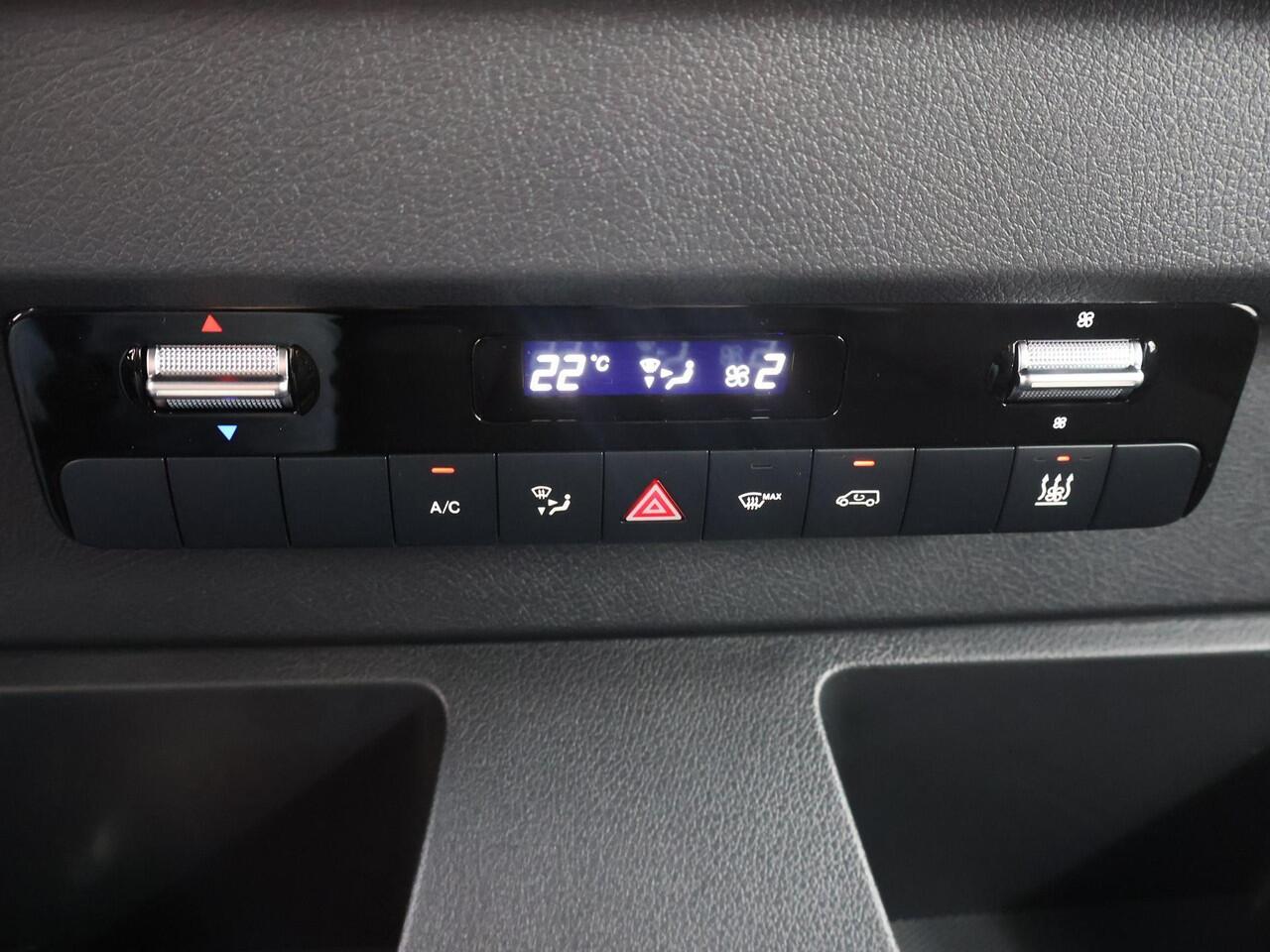 Mercedes-Benz eSprinter 414 L2 H2 RWD PRO 81kWh | 115 kW Snelladen | Trekhaak | Smartphone integratie pakket | Achteruitrijcamera | Standkachel | Stoelverwarming |