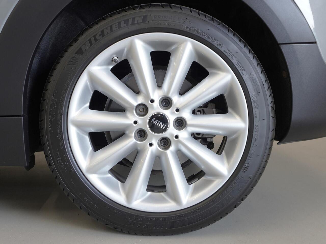 Mini CLUBMAN Mini 1.5 One Business Edition | Automaat | LED | Nav | App connect | NL auto! | Mini garantie tot 10-2026