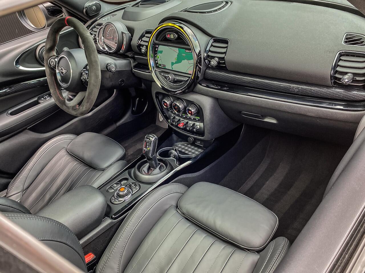 Mini CLUBMAN 2.0 JCW ALL4 306PK Automaat | PANO | HARMAN/KARDON | LEDER | CAMERA | STOELVERWARMING | HEAD-UP |