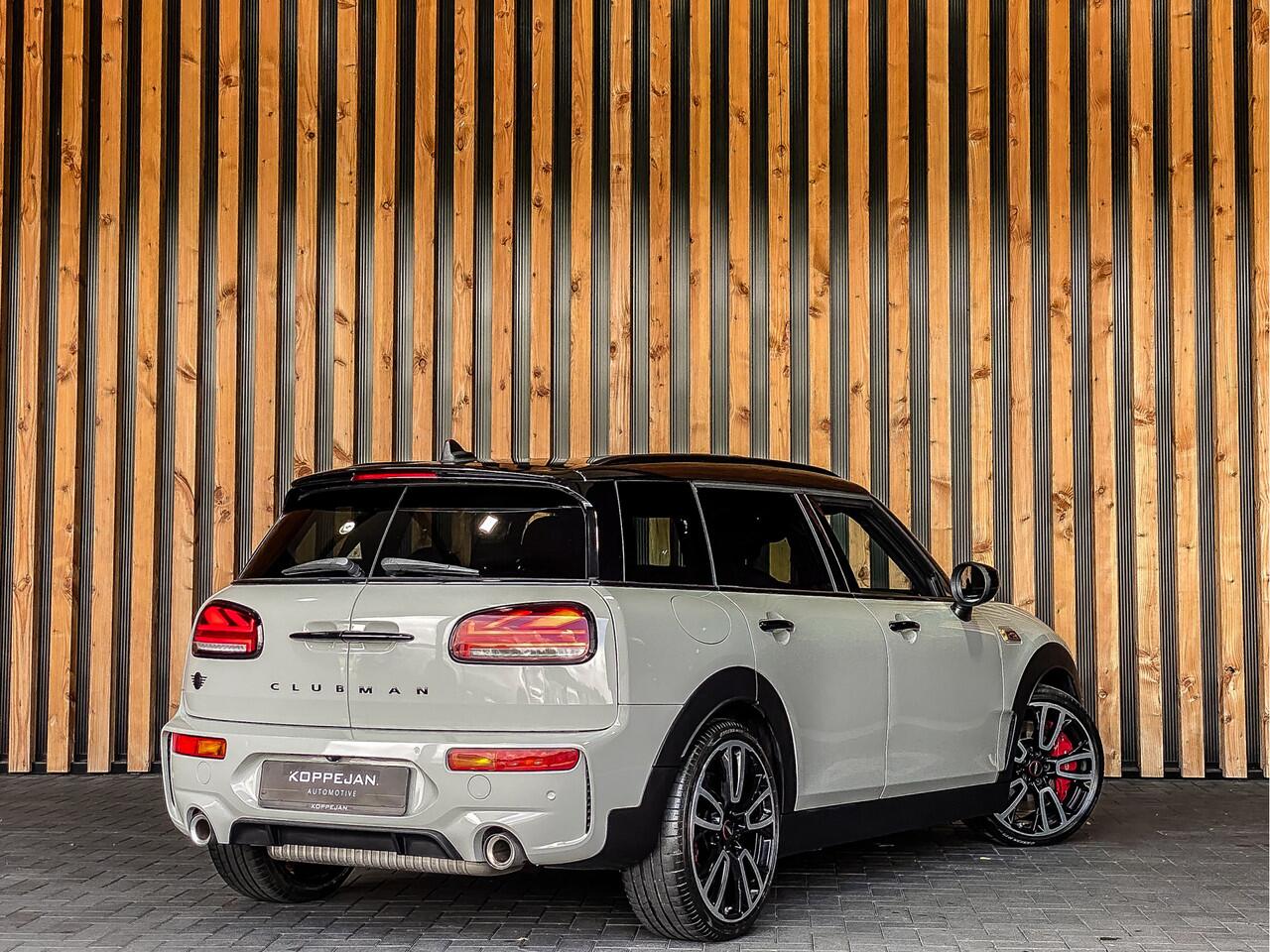 Mini CLUBMAN 2.0 JCW ALL4 306PK Automaat | PANO | HARMAN/KARDON | LEDER | CAMERA | STOELVERWARMING | HEAD-UP |