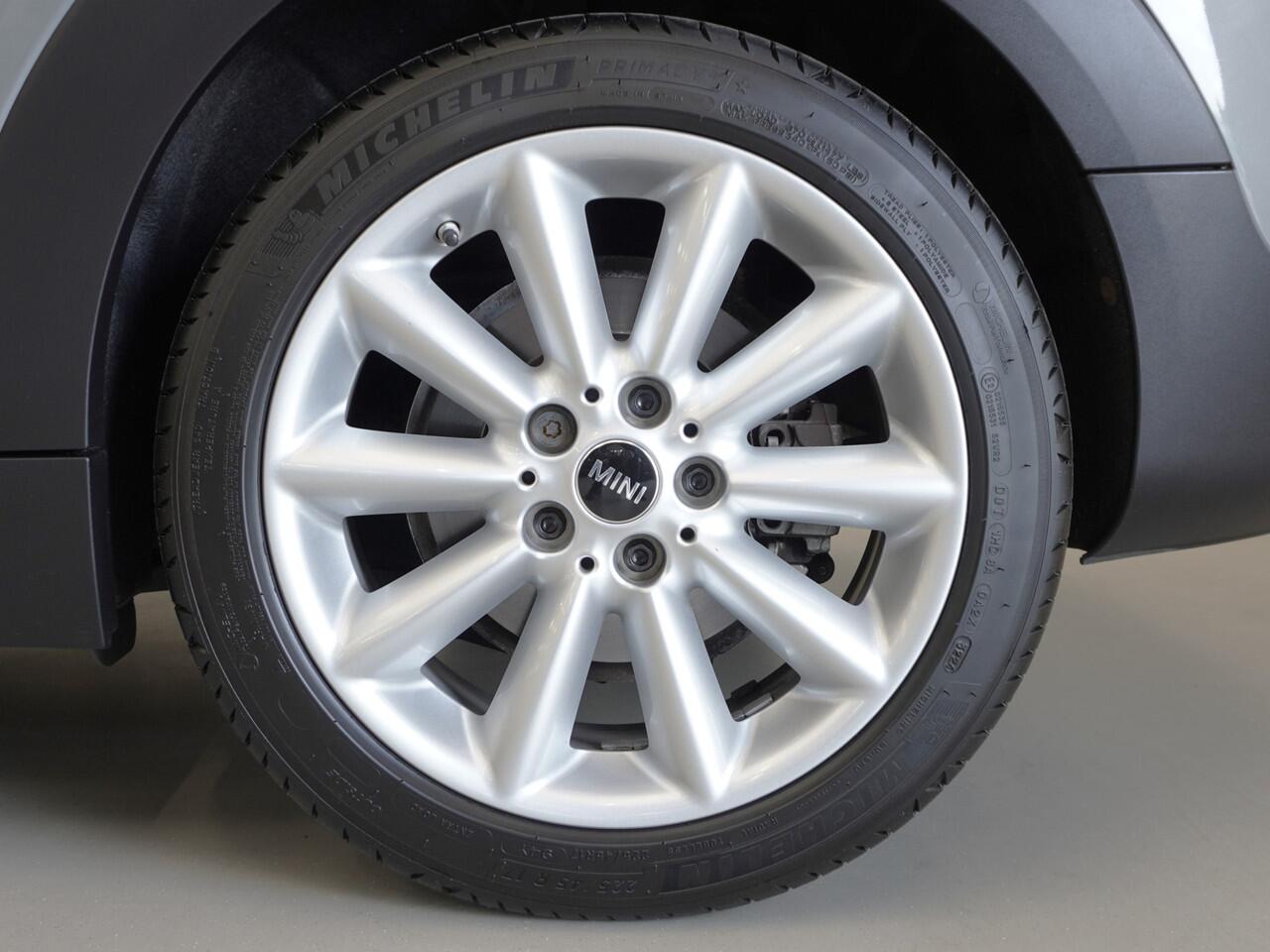 Mini CLUBMAN Mini 1.5 One Business Edition | Automaat | LED | Nav | App connect | NL auto! | Mini garantie tot 10-2026