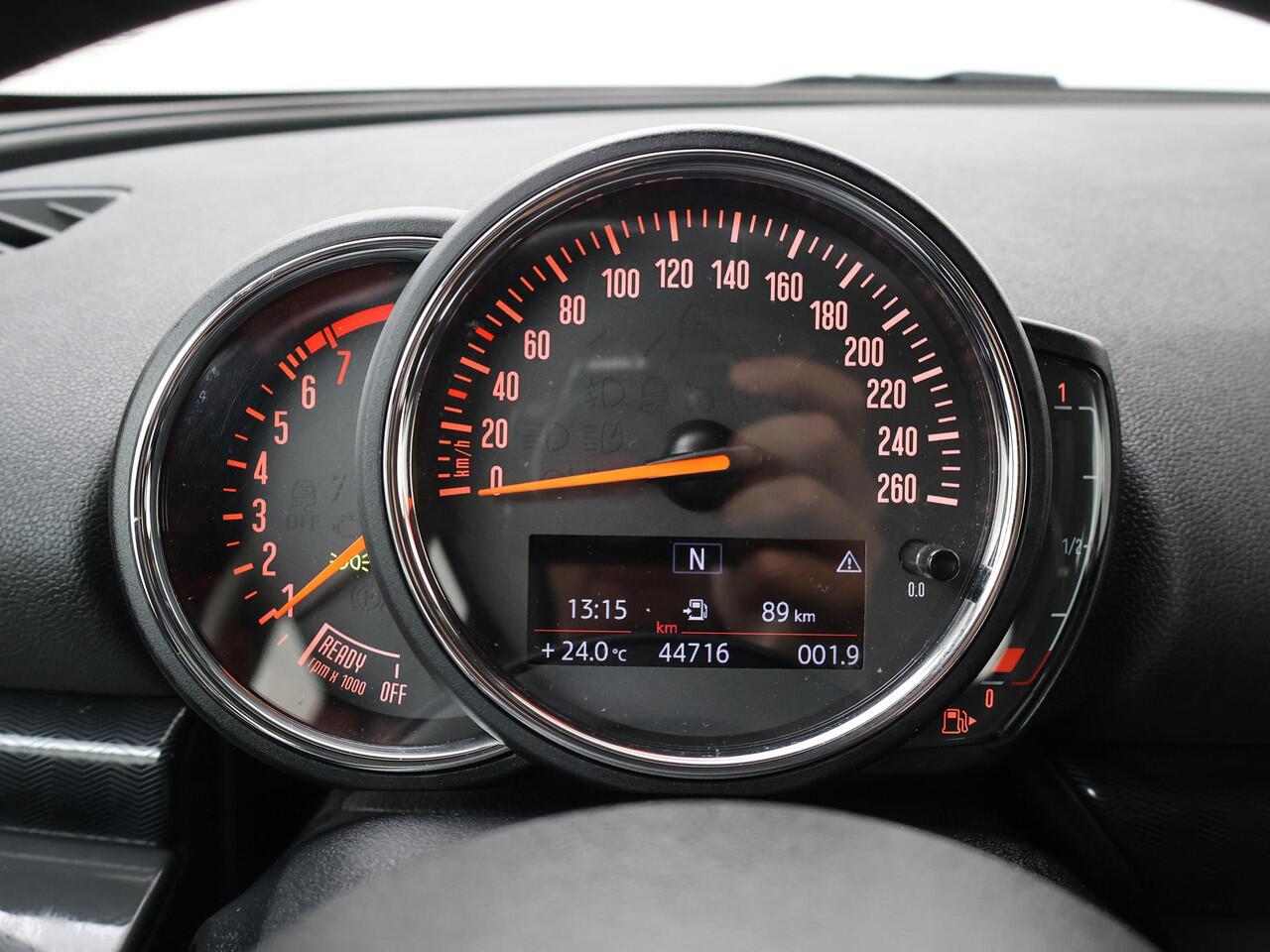 Mini CLUBMAN 1.5 One Business Edition | 102 PK | Navigatiesysteem | Cruise control | Climate control |