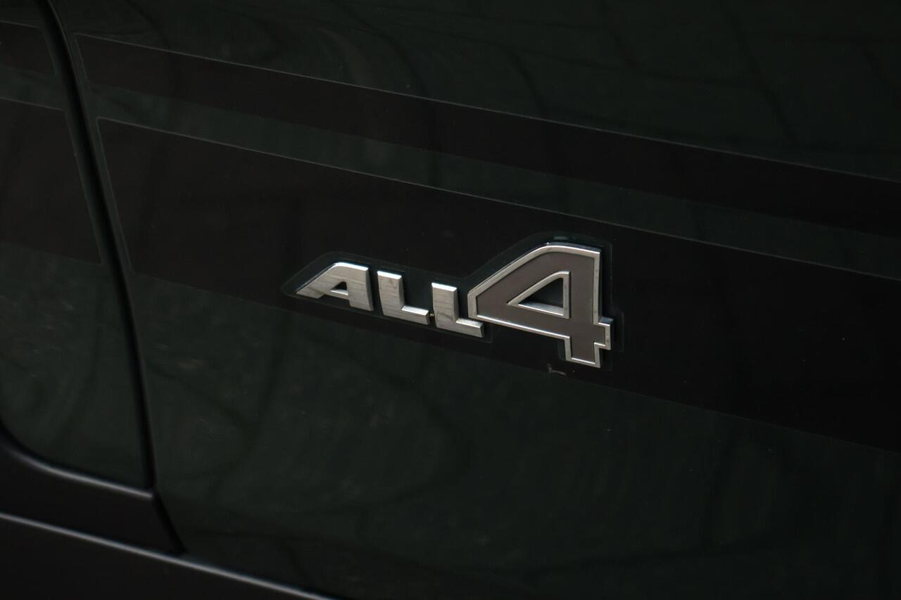 Mini CLUBMAN 2.0 JCW ALL4 Thunder Pack / Pano / HUD / H&K / Camera