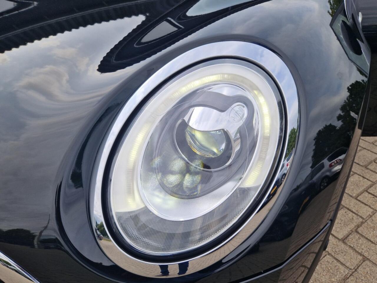 Mini CLUBMAN 1.5 Cooper Chili Business Navi Leder Climate+Cruise Black 17LM Top