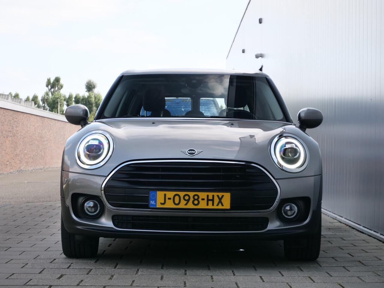 Mini CLUBMAN Mini 1.5 102pk One Business Edition Navigatie / Parkeersensoren / 17 inch