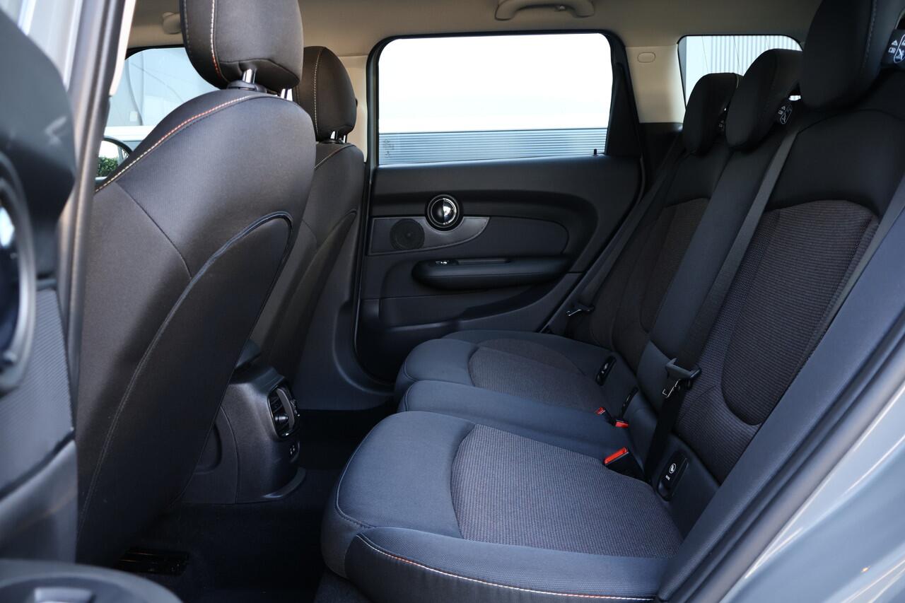 Mini CLUBMAN Mini 1.5 Business Edition | Digitale tellerklok | Carplay | Keyless entry | LED koplampen | Union Jack | Navi | Climate Control