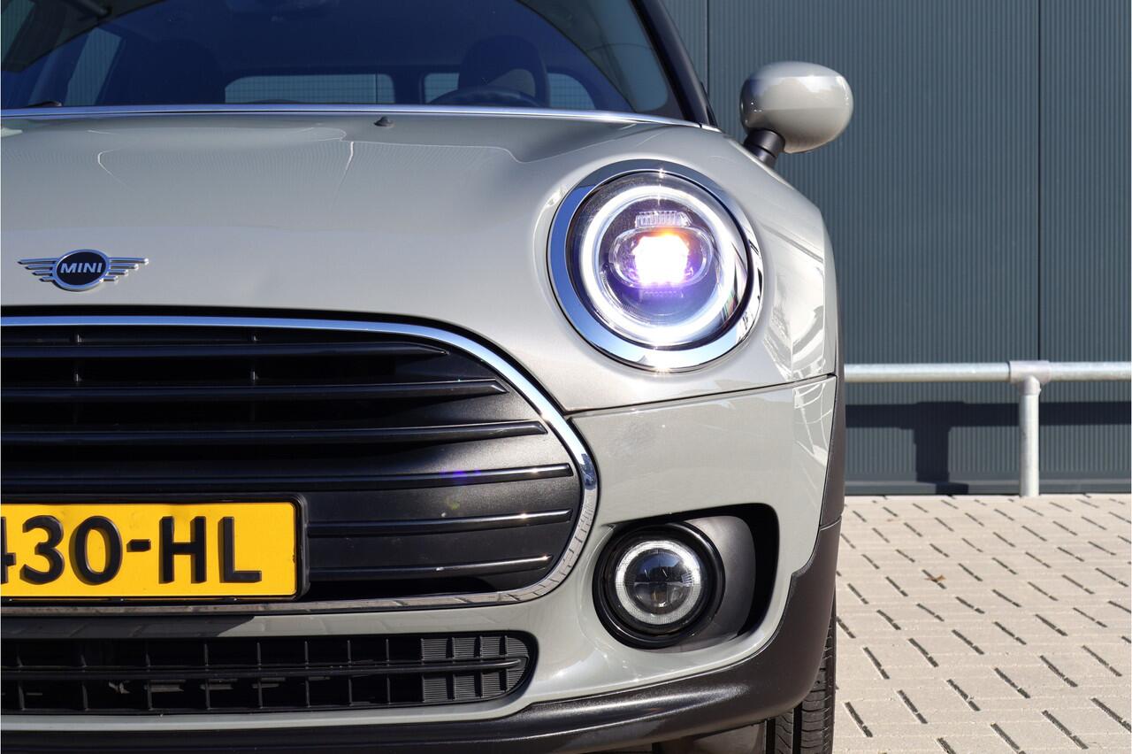 Mini CLUBMAN Mini 1.5 Business Edition | Digitale tellerklok | Carplay | Keyless entry | LED koplampen | Union Jack | Navi | Climate Control