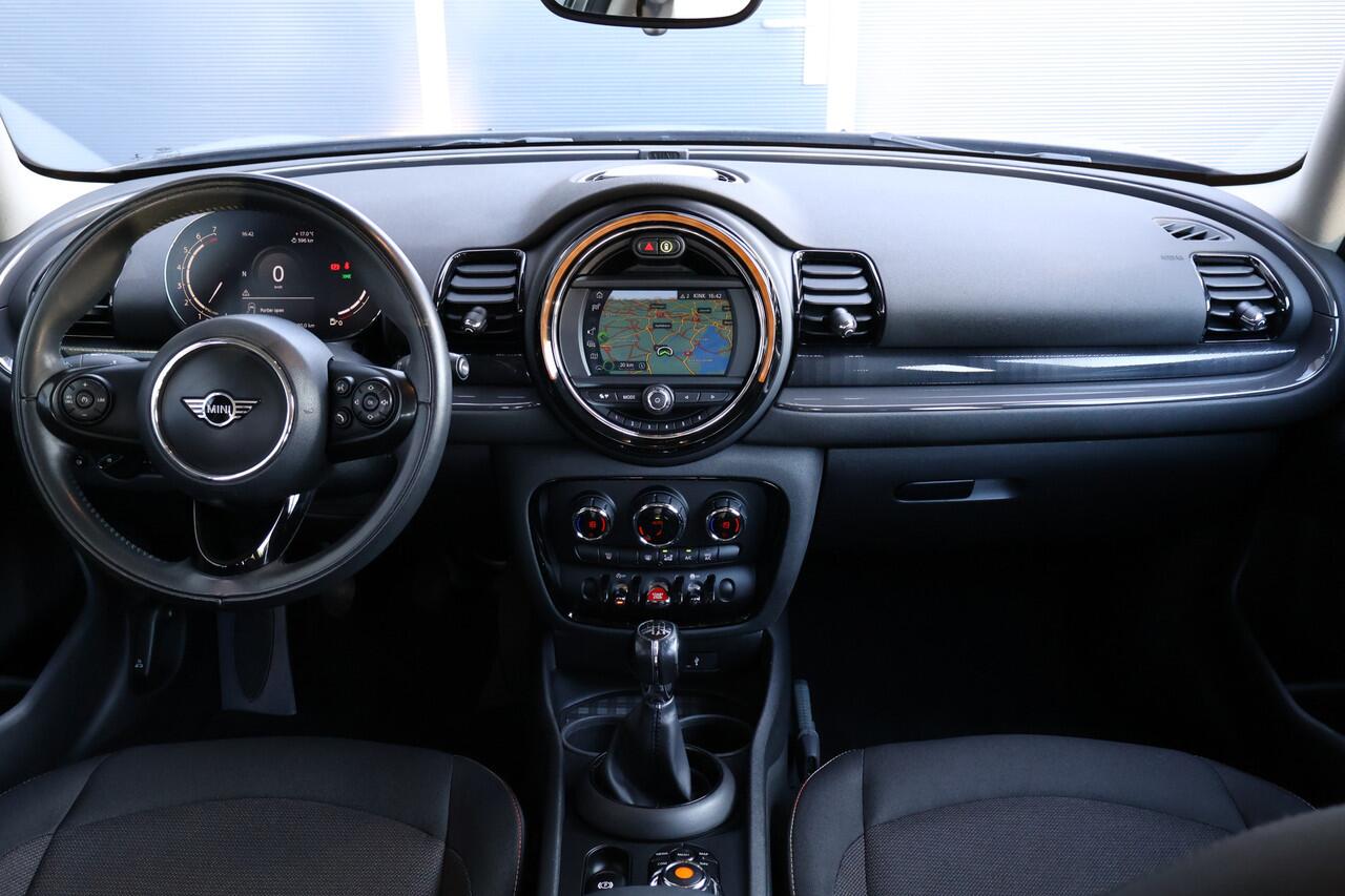 Mini CLUBMAN Mini 1.5 Business Edition | Digitale tellerklok | Carplay | Keyless entry | LED koplampen | Union Jack | Navi | Climate Control