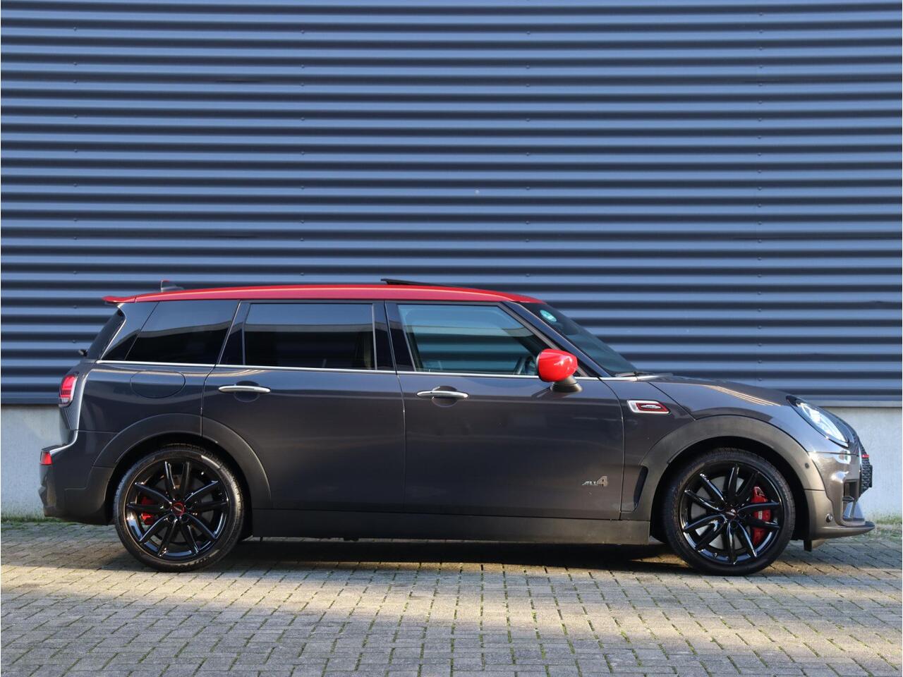 Mini CLUBMAN JCW ALL4 | Chili + Panodak + Adaptive Cruise Control + Harman Kardon + Apple Carplay + Comfort Acces + Adaptief Onderstel + 18'' LMV