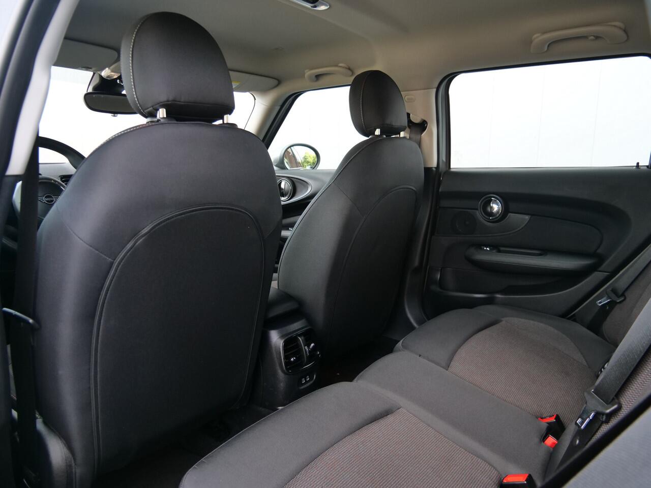 Mini CLUBMAN Mini 1.5 102pk One Business Edition Navigatie / Parkeersensoren / 17 inch