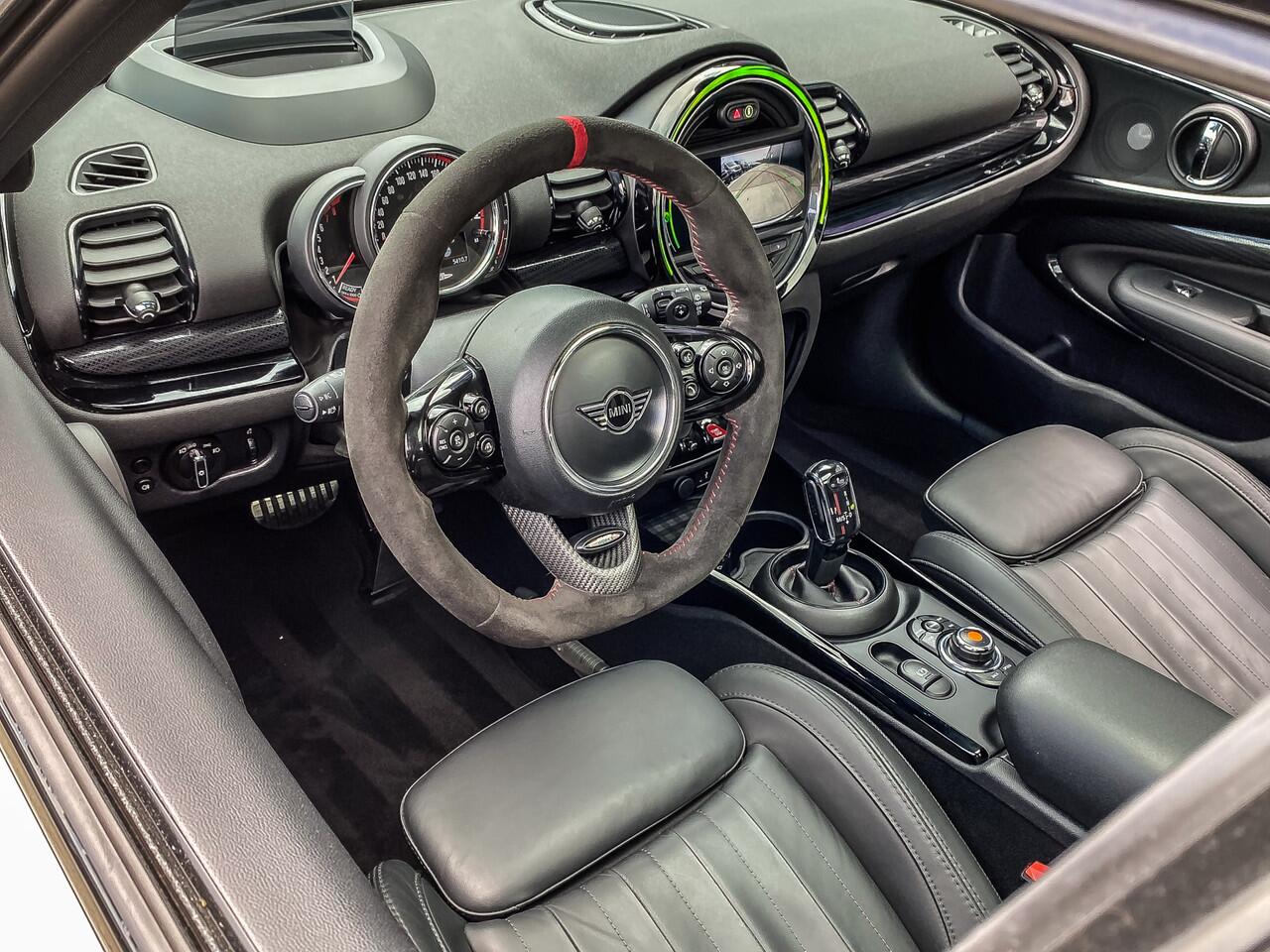 Mini CLUBMAN 2.0 JCW ALL4 306PK Automaat | PANO | HARMAN/KARDON | LEDER | CAMERA | STOELVERWARMING | HEAD-UP |
