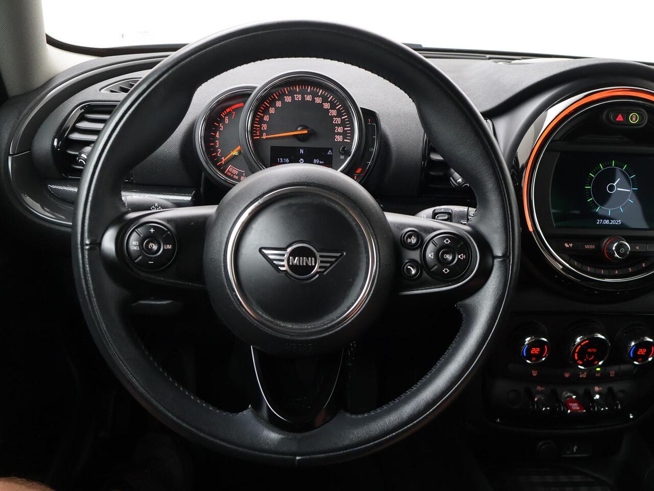 Mini CLUBMAN 1.5 One Business Edition | 102 PK | Navigatiesysteem | Cruise control | Climate control |