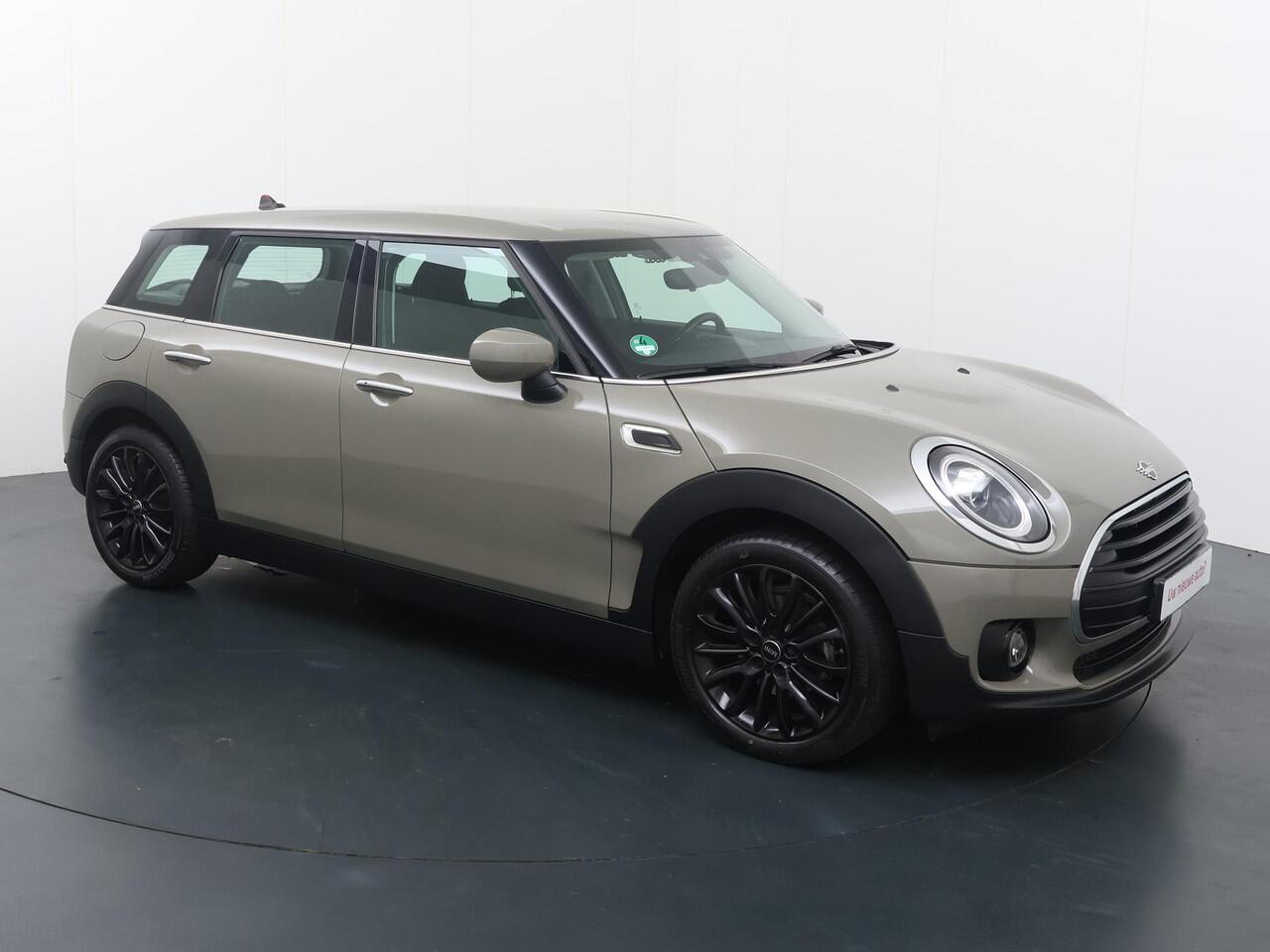 Mini CLUBMAN 1.5 One Business Edition | 102 PK | Navigatiesysteem | Cruise control | Climate control |