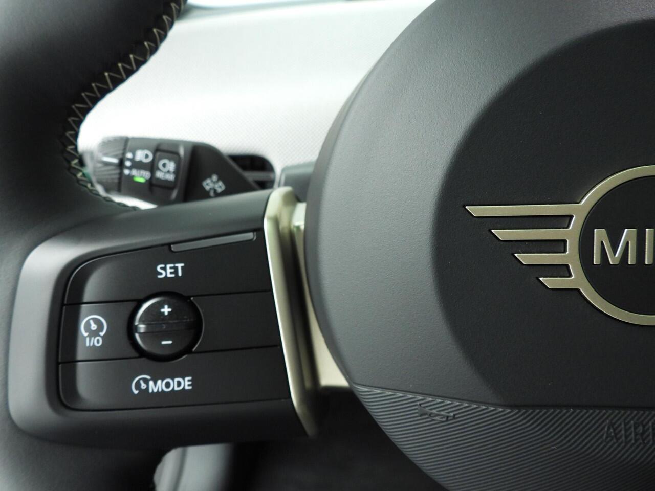 Mini COOPER E Favoured M 40.7 kWh