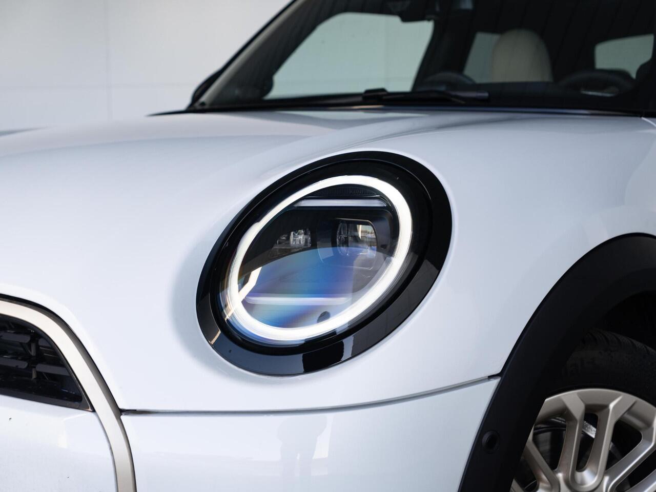 Mini COOPER 3-deurs C Favoured Trim + L Pakket