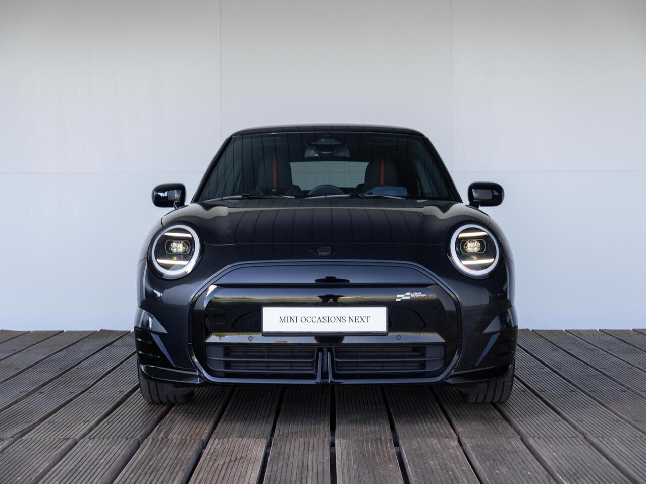 Mini COOPER 3-deurs E John Cooper Works + M-pakket + Panoramadak