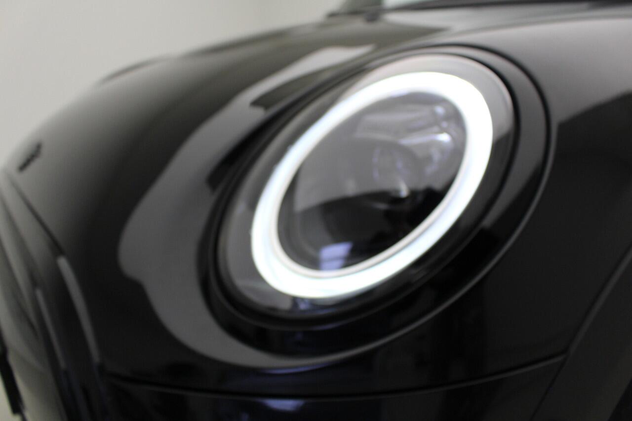Mini COOPER 3-deurs Camden Edition | Camera | Stoelverwarming | Privacy glass | Piano Black exterior |