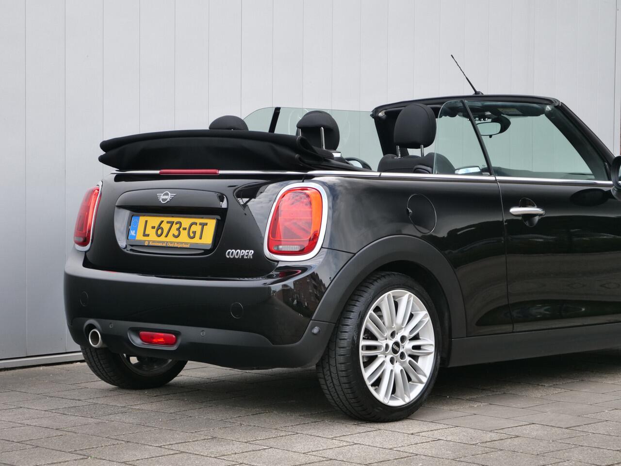 Mini COOPER Mini Cabrio 1.5 136pk Chili Stoelverwarming / Navigatie / Parkeersensoren
