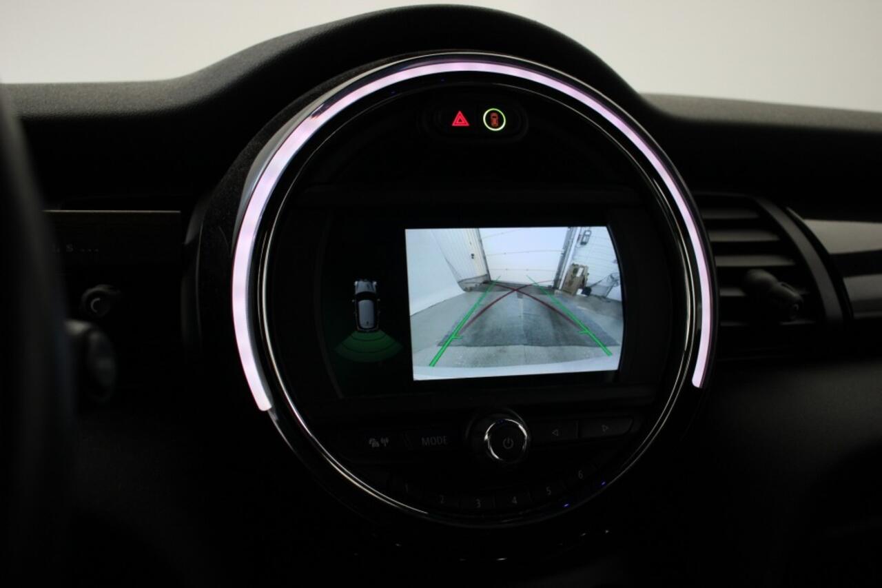 Mini COOPER Electric Essential 33 kWh - Carplay, Navi, Half Leer, Camera, Stoelverw.