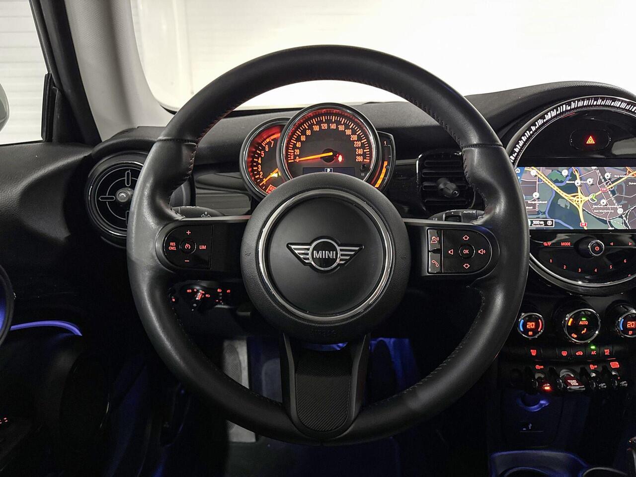 Mini COOPER 3-deurs Business Edition | Navigatiesysteem | Airco | Park Distance Control | Selections