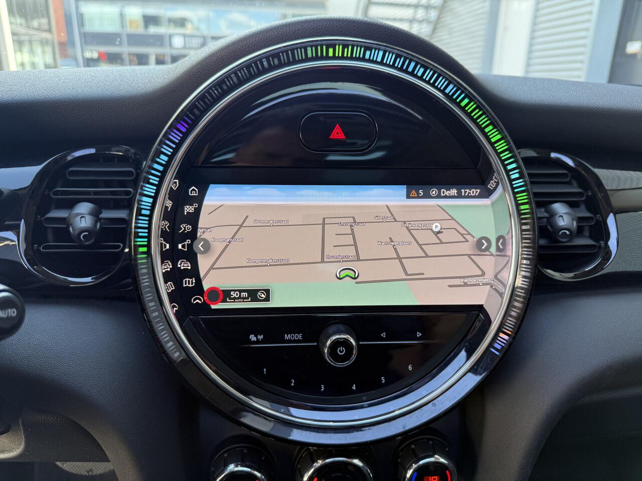 Mini COOPER Mini 5drs 1.5 Pano/Camera/Leder/Apple