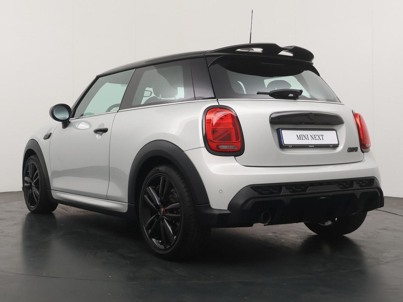 Mini COOPER 3-deurs JCW pakket | Cruise | Achteruitrijcamera | Stoelverwarming | Comforttoegang |