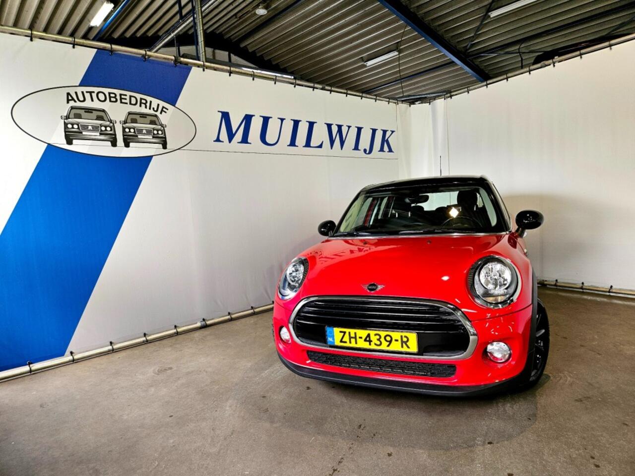 Mini COOPER 1.5 Cooper Business Edition / Automaat / Navi / NL Auto