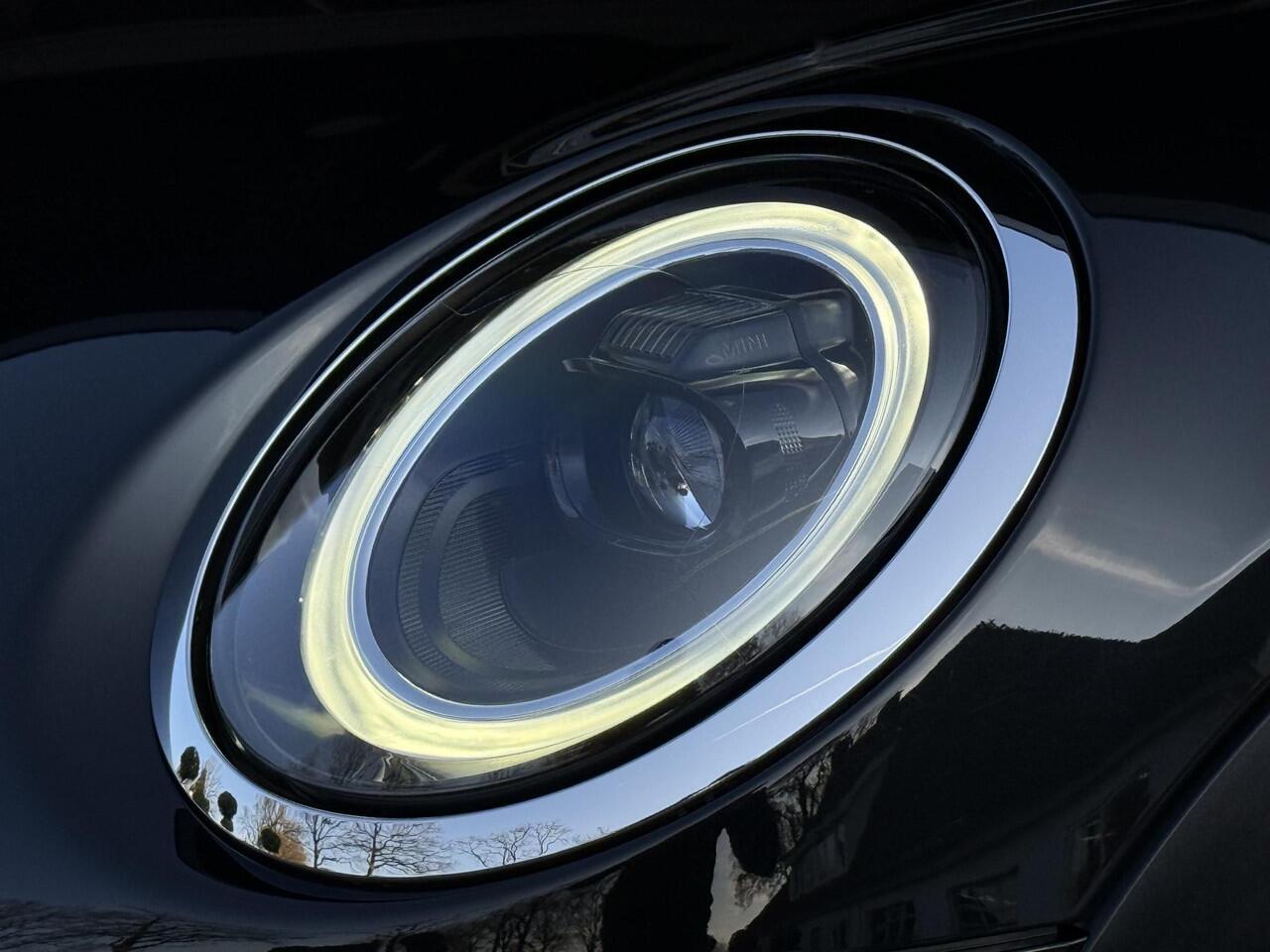 Mini COOPER Mini 1.5 Classic | HARMAN KARDON | SPORTSTOELEN | PANORAMA | CAMERA | 18 INCH VELGEN | HEAD UP |