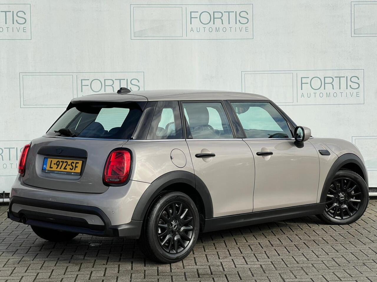 Mini COOPER 1.5 Business Edition NL AUTO | DEALER ONDERH | UNION JACK | CARPLAY