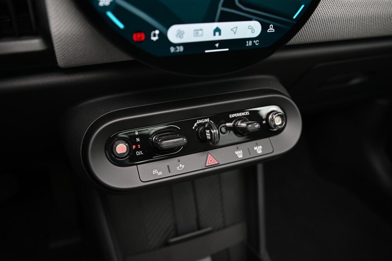 Mini COOPER Hatchback C Automaat / Favoured / Pakket M / 18 inch Night Flash Spoke 2-tone