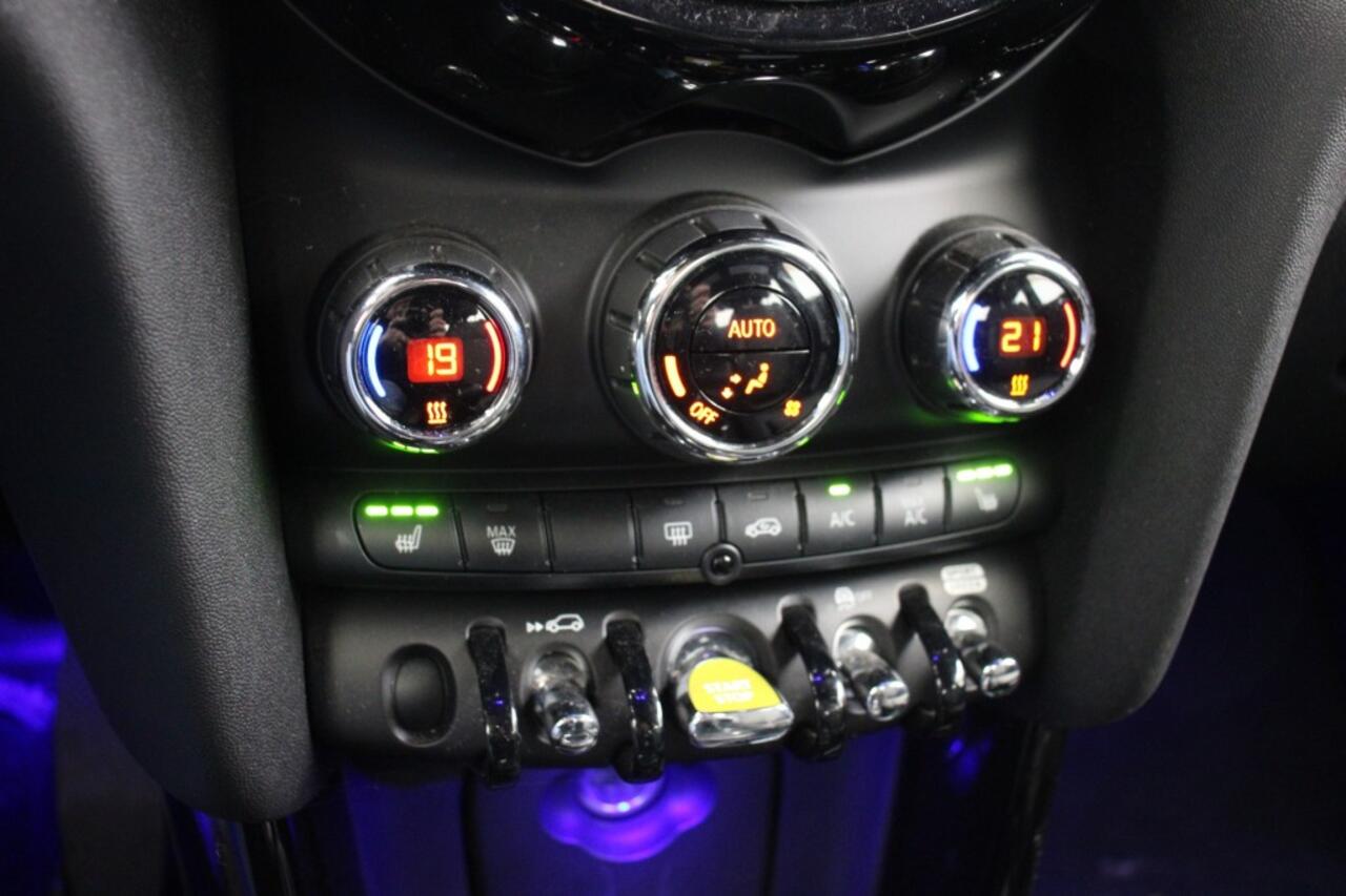 Mini COOPER Electric Essential 33 kWh - Carplay, Navi, Half Leer, Camera, Stoelverw.