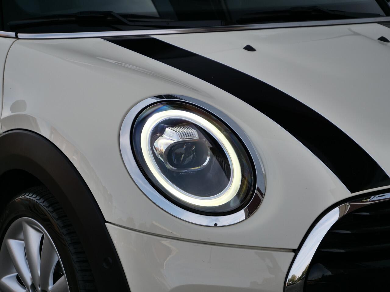 Mini COOPER Mini 1.5 136 Pk Automaat Apple Carplay / Navigatie / PDC / Stoelverwarming