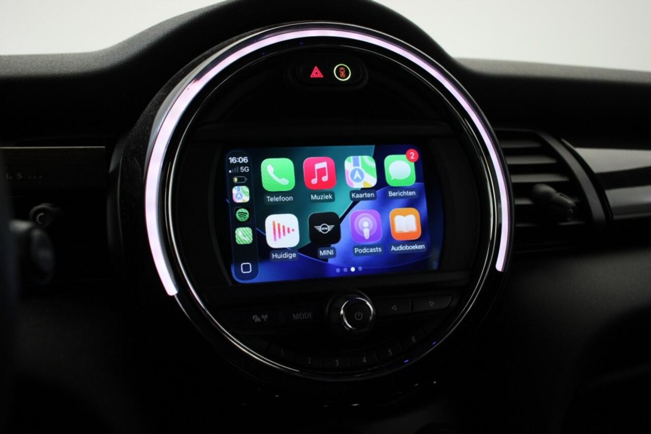 Mini COOPER Electric Essential 33 kWh - Carplay, Navi, Half Leer, Camera, Stoelverw.