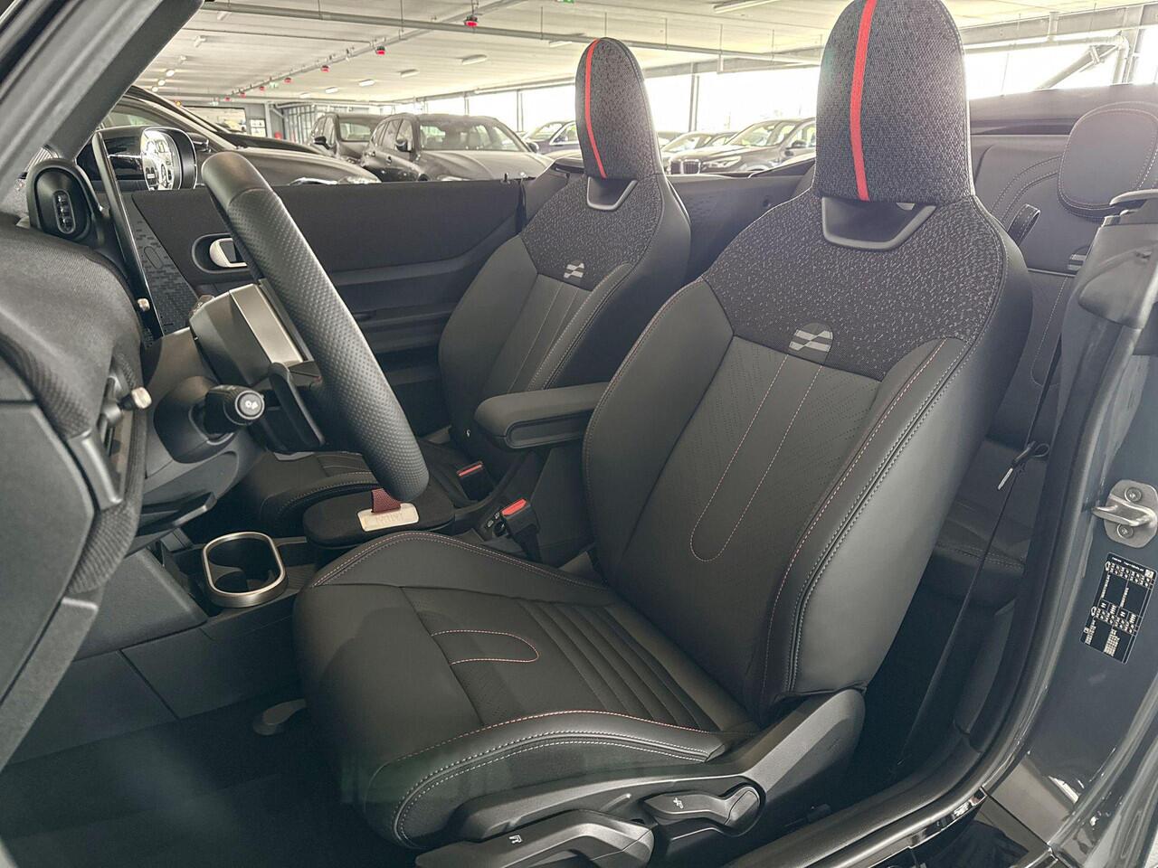 Mini COOPER Cabrio 2.0 C John Cooper Works M | Selections | Pakket M