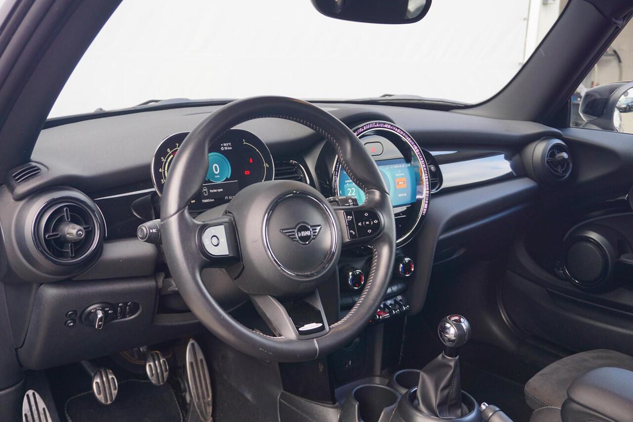 Mini COOPER 3-deurs John Cooper Works Uitvoering | 17" | Climate Control | Led | Adaptief onderstel