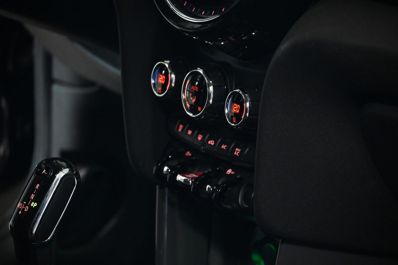 Mini COOPER Mini 1.5 Business Edition