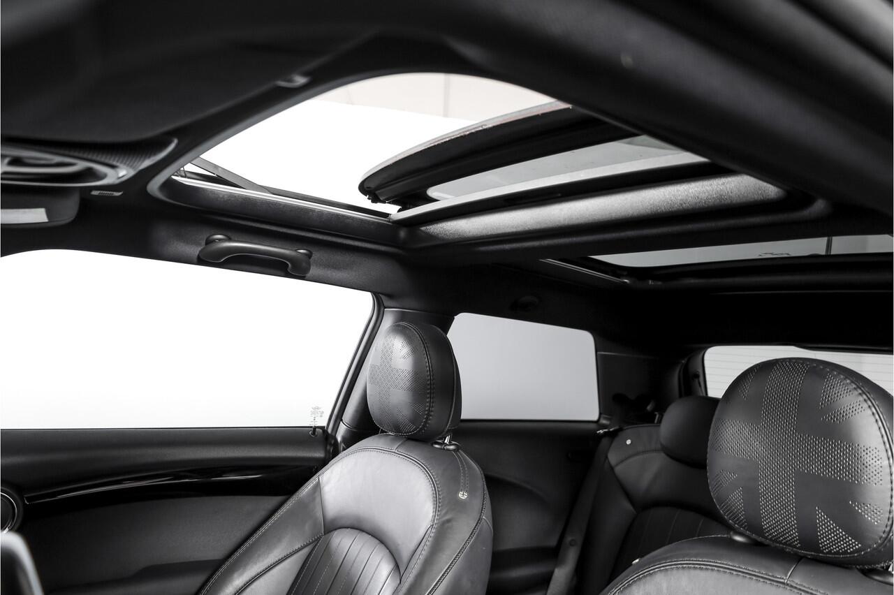 Mini COOPER Mini 1.5 Classic - Automaat Orig. NL | John Cooper Works Pakket | S/K Panodak | Dig.Cockpit | Cruise | PDC | Stoelverw. | ECC | NAV + App.Connect | LM 17" |