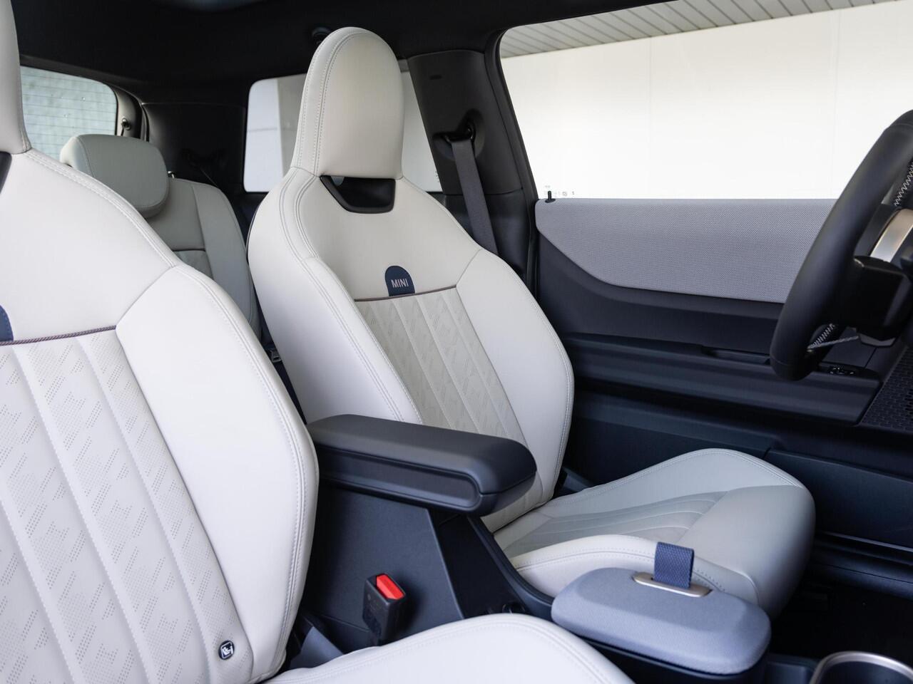 Mini COOPER 3-deurs C Favoured Trim + L Pakket