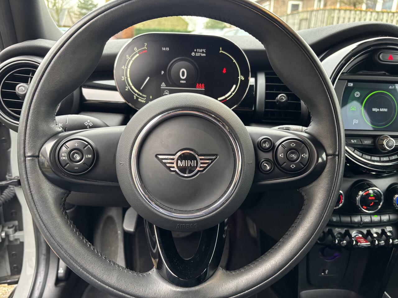 Mini COOPER Mini 1.5 Chili Automaat Full LED / Sportinterieur / Carplay