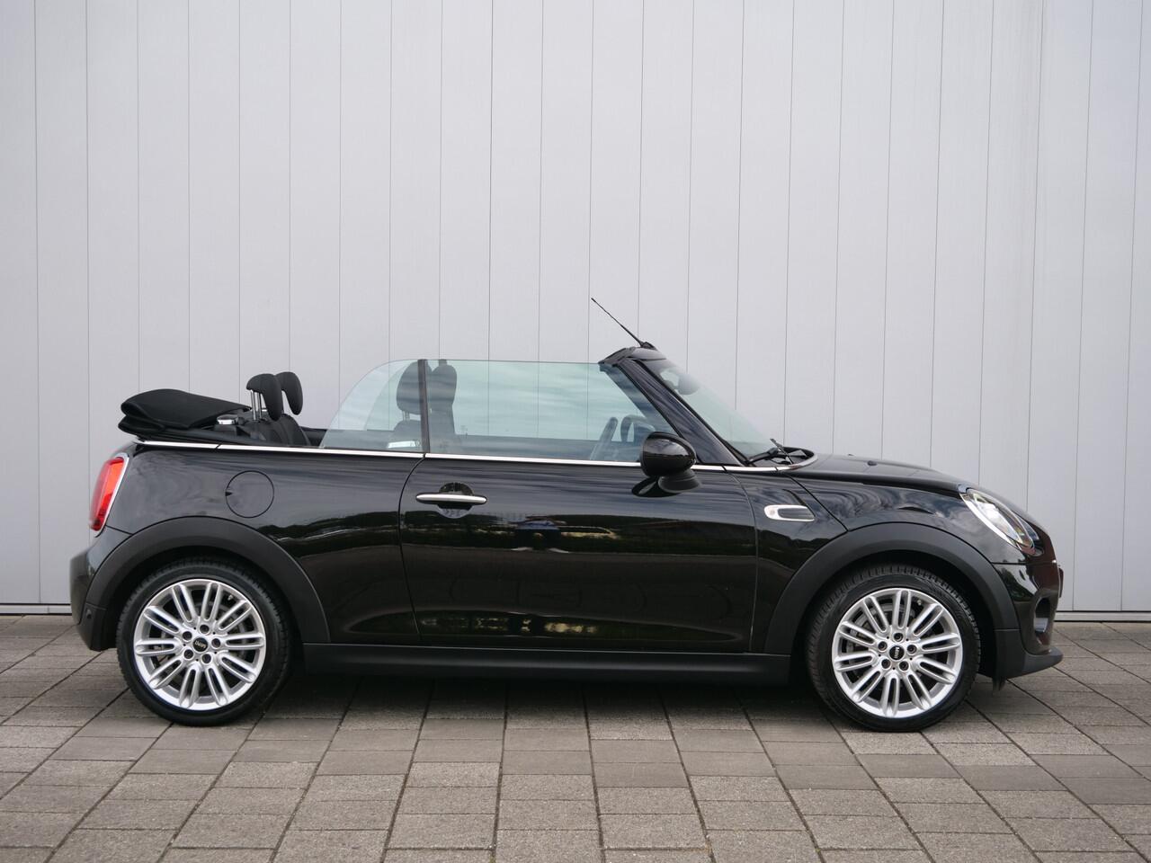 Mini COOPER Mini Cabrio 1.5 136pk Chili Stoelverwarming / Navigatie / Parkeersensoren