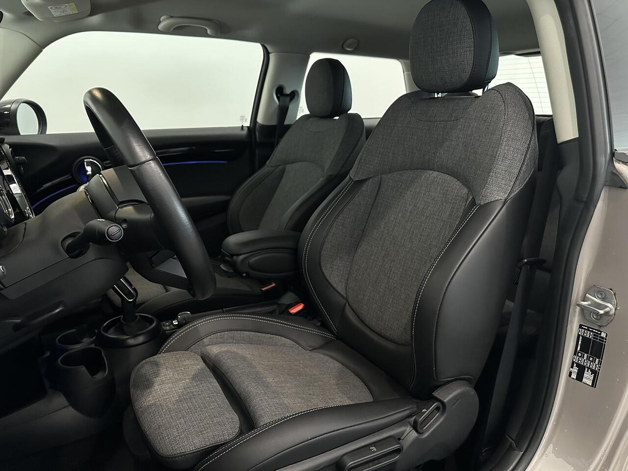 Mini COOPER Mini 1.5 Camden Edition | Navigatie | Climate Control | Cruise Control | Lichtmetalen velgen 16" | Apple Carplay/Android Auto | 1e eigenaar!