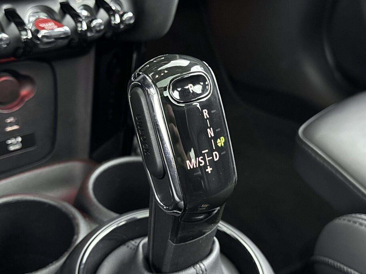 Mini COOPER Mini 1.5 Dalston Edition 136PK | John Cooper Works Pakket | Harman Kardon | Panorama-dak | Dealeronderhouden | MINI Yours Enigmatic Black